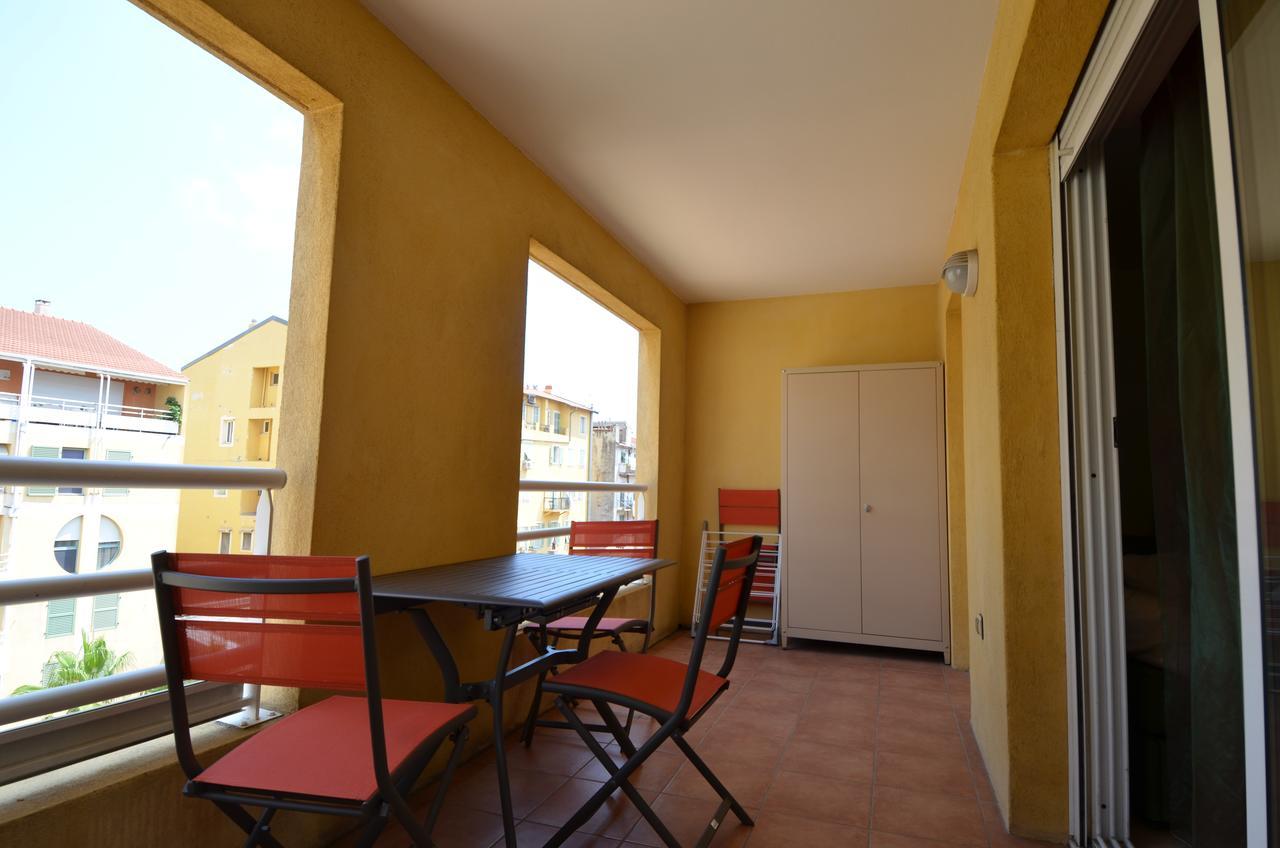 Appartement 3 Personnes Avec Coin Nuit Avec Terrasse Et Parking Quartier Du Port De Nice Exterior photo