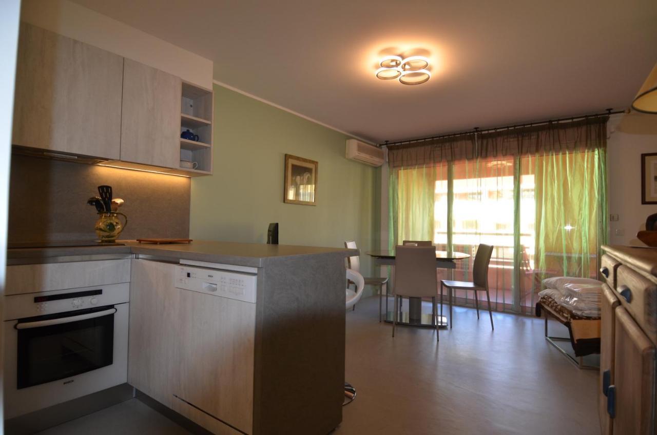 Appartement 3 Personnes Avec Coin Nuit Avec Terrasse Et Parking Quartier Du Port De Nice Exterior photo
